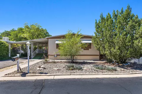 901 Beaver Trl SE, Albuquerque, NM 87123