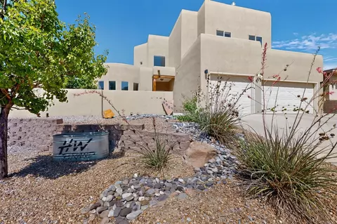 9905 Cardinal St NW, Albuquerque, NM 87114