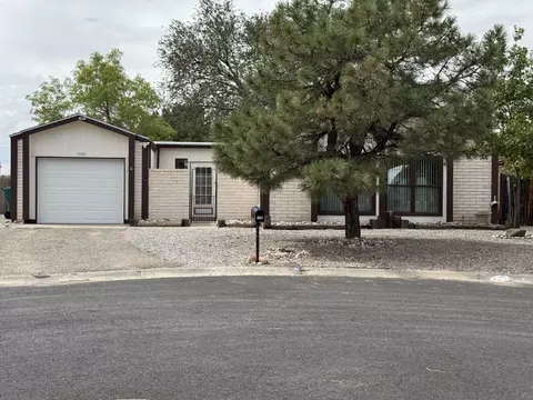 1390 Ponderosa Ct SE, Albuquerque, NM 87124