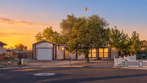 1390 Ponderosa Ct SE, Albuquerque, NM 87124