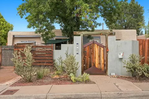 2723 Hyder Ave SE, Albuquerque, NM 87106