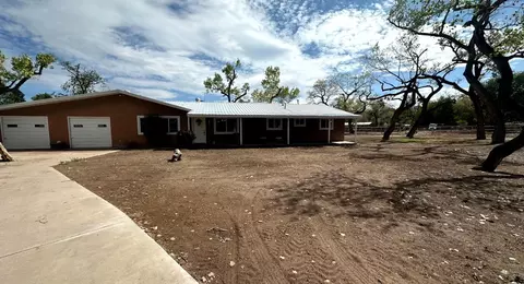 243 Gossett Ln, Corrales, NM 87048