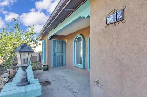 712 Tranquilino Ct NE, Albuquerque, NM 87102
