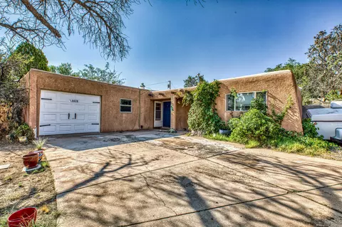 5639 Camino Canada NW, Albuquerque, NM 87114
