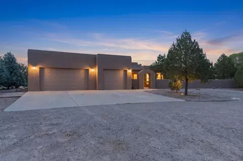 35 Berry Hill Farms Rd, Los Lunas, NM 87031