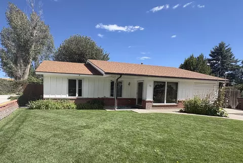 88 Granada Dr, White Rock, NM 87547