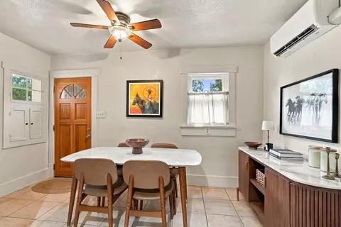 Dining - 923 Arno St SE, Albuquerque, NM 87102 photo 1 of 3