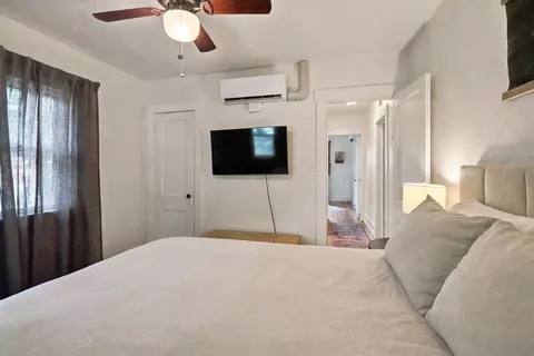 Bedroom - 923 Arno St SE, Albuquerque, NM 87102 photo 3 of 3