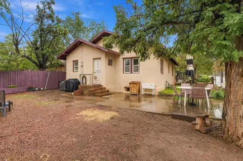 Exterior - 923 Arno St SE, Albuquerque, NM 87102 photo 4 of 7