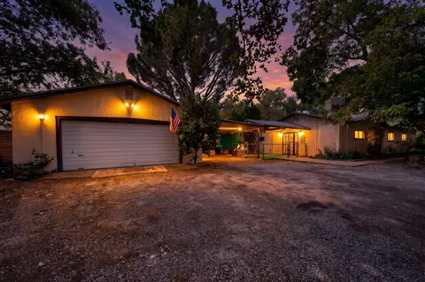 4817 Guadalupe Trl NW, Albuquerque, NM 87107