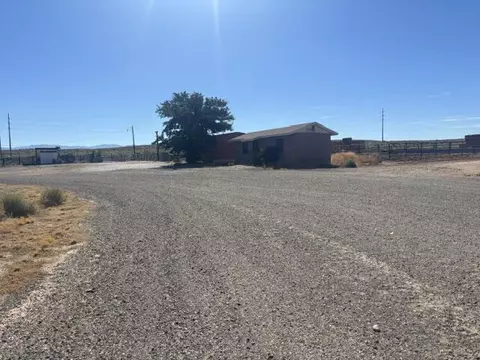 55 Sandhill Rd, Los Lunas, NM 87031