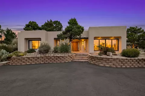 655 Roadrunner Ln NE, Albuquerque, NM 87122
