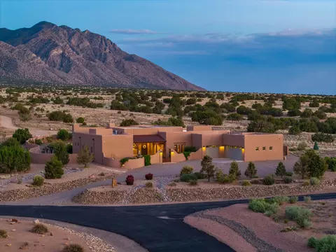 35 Apache Mesa Rd, Placitas, NM 87043