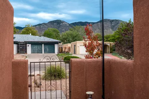 4121 Glen Canyon Rd NE, Albuquerque, NM 87111