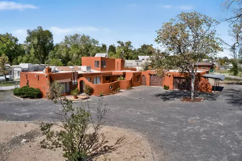 225 Willow Rd NW, Albuquerque, NM 87107