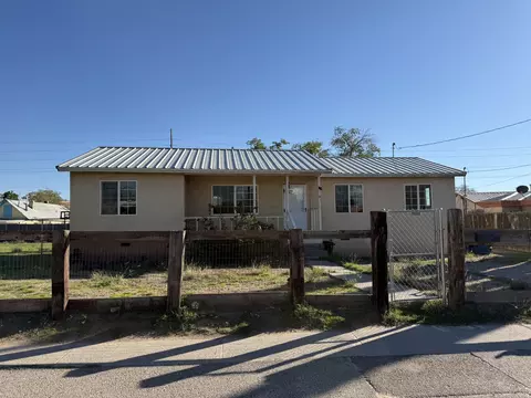 420 Gomez Ave NE, Albuquerque, NM 87102