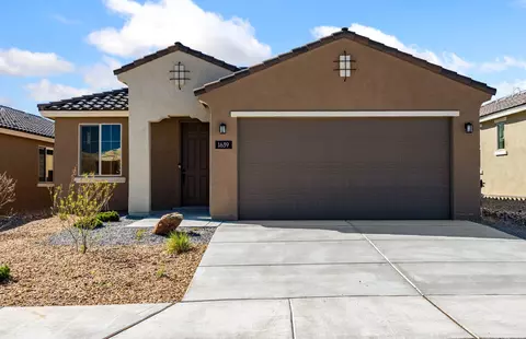 1639 Scholastic Trl NW, Albuquerque, NM 87120