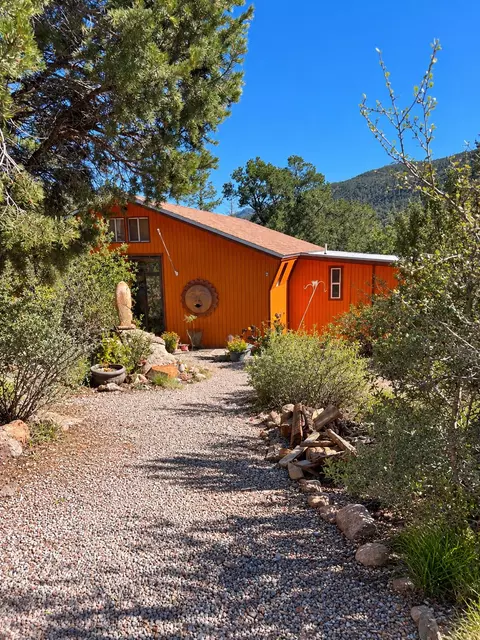 185 Redondo Rd, Jemez Springs, NM 87025