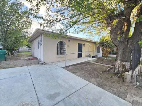 725 Cannon Rd SW, Albuquerque, NM 87105