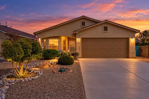 758 Redwood St SW, Rio Rancho, NM 87124