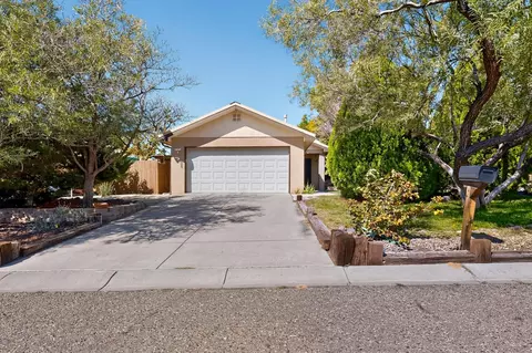 117 Vissing Pl, Los Lunas, NM 87031
