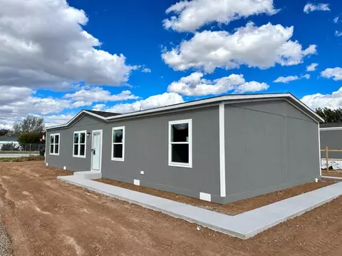 807 Maple Ave, Moriarty, NM 87035
