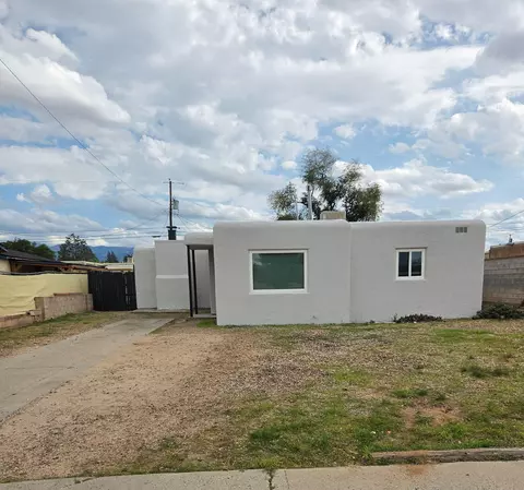 2918 Manzano St NE, Albuquerque, NM 87110