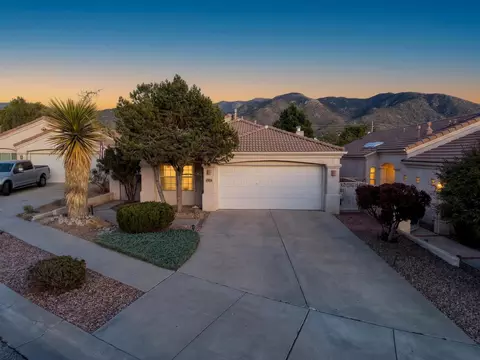 4904 Skyline View Ct NE, Albuquerque, NM 87111