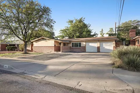 8423 Palo Duro Ave NE, Albuquerque, NM 87111