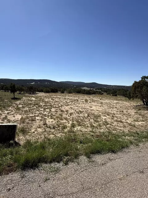 6 Sedillo Hill Pl, Tijeras, NM 87059