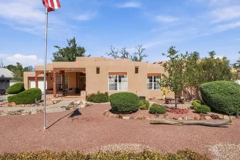 217 La Cienega Ln NW, Albuquerque, NM 87107
