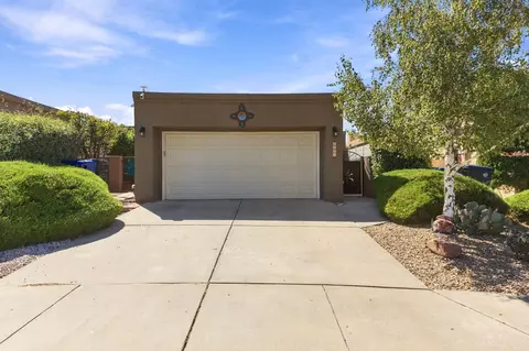 9916 Lagrima De Oro Rd NE, Albuquerque, NM 87111