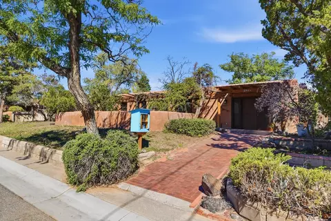 2821 Rio Vista Ct SW, Albuquerque, NM 87105