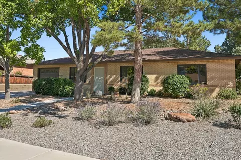 2102 Hendola Dr NE, Albuquerque, NM 87110
