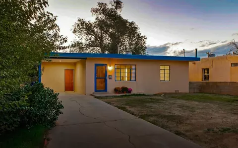 1311 Dartmouth Dr NE, Albuquerque, NM 87106