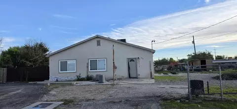 228 Valley High St SW, Albuquerque, NM 87105