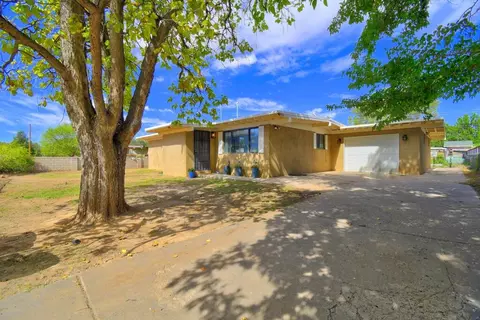 1743 Van Ct SW, Albuquerque, NM 87105