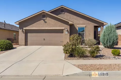 10919 Topacio St NW, Albuquerque, NM 87114