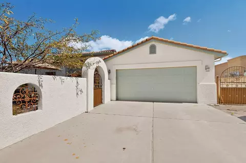 416 7th St NE, Rio Rancho, NM 87124