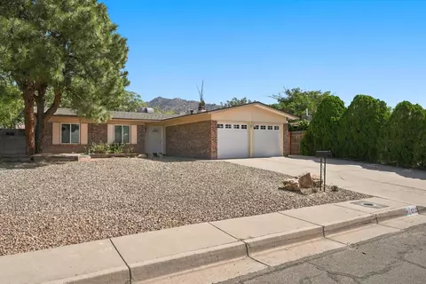 1212 Willys Knight Dr NE, Albuquerque, NM 87112
