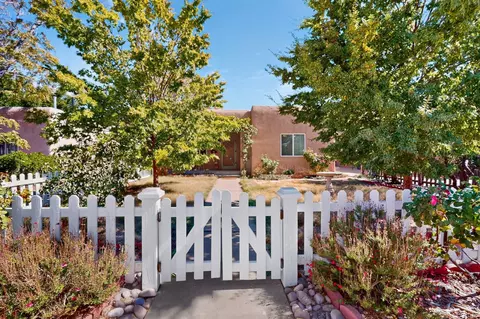 328 Solano Dr NE, Albuquerque, NM 87108