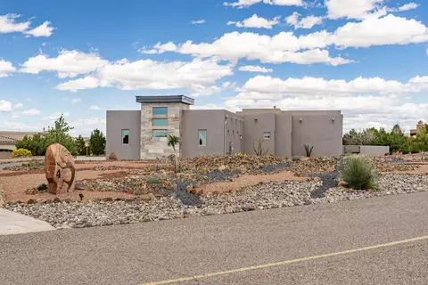 4 Mimbres Ct, Placitas, NM 87043