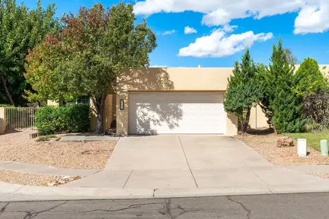 8105 Countrywood Rd NE, Albuquerque, NM 87109