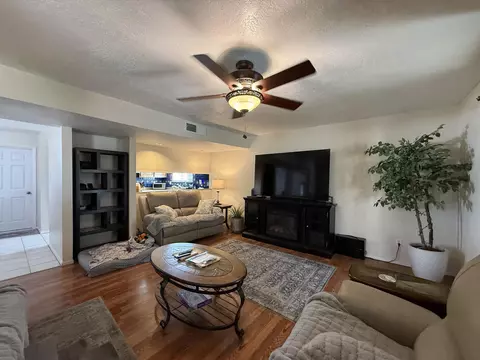 7409 Pecos Trl NW, Albuquerque, NM 87120