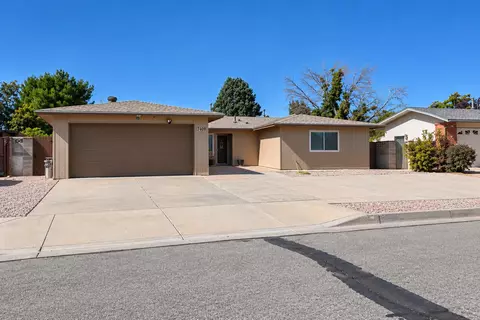7409 Pecos Trl NW, Albuquerque, NM 87120