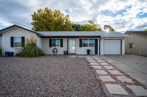 1236 Hupmobile Dr NE, Albuquerque, NM 87112