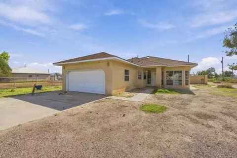 13 La Loma Ct, Belen, NM 87002