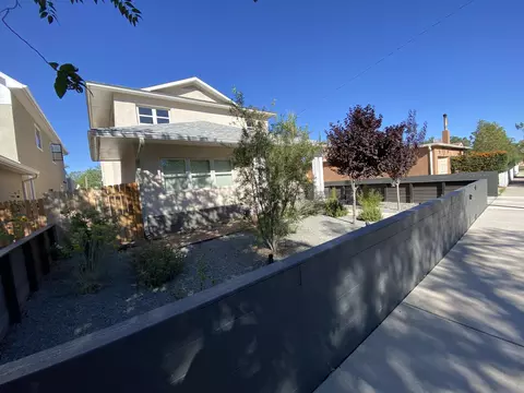 1027 Forrester St NW, Albuquerque, NM 87102