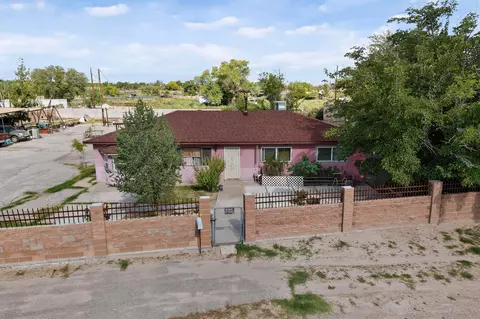 5589 Greer Loop SW, Albuquerque, NM 87105