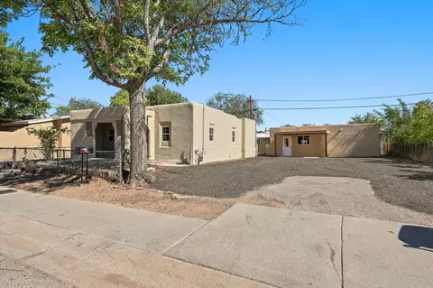 918 22nd St NW, Albuquerque, NM 87104